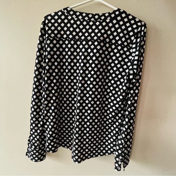 Patterned Blouse - Picture 2 of 4